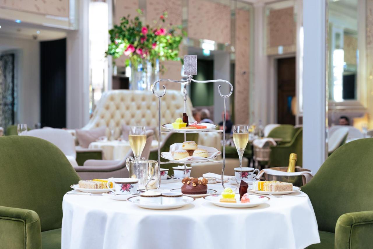 Hotel The Langham Londra Esterno foto Afternoon tea at the InterContinental London Park Lane
