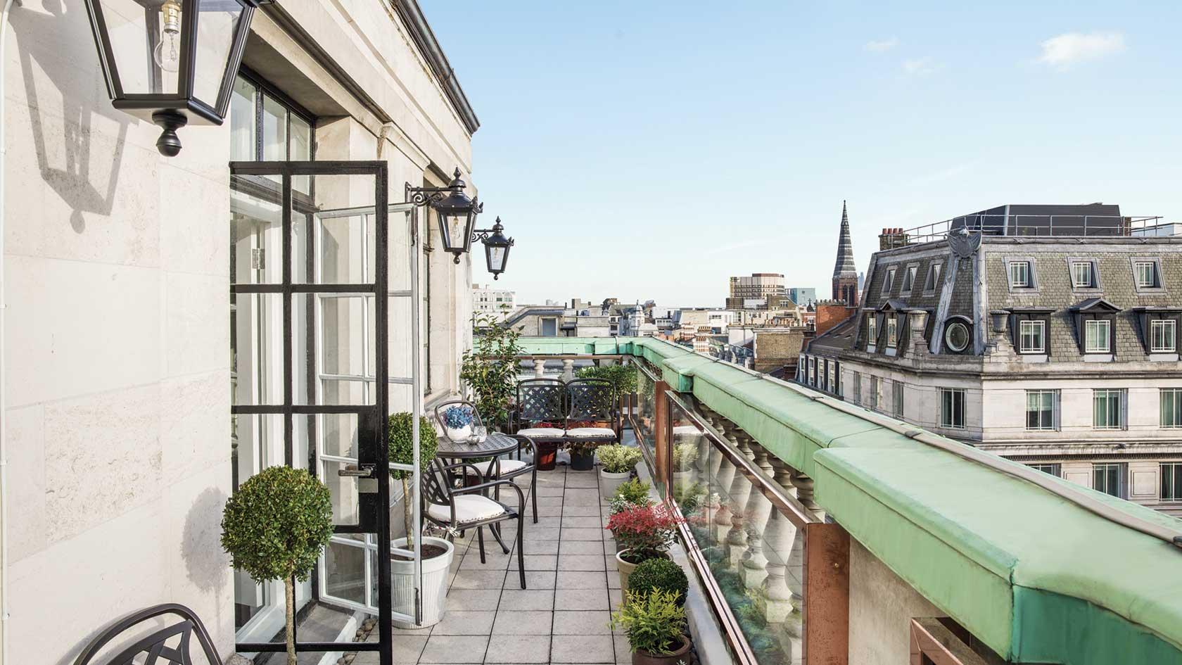 Hotel The Langham Londra Esterno foto A balcony in Paris